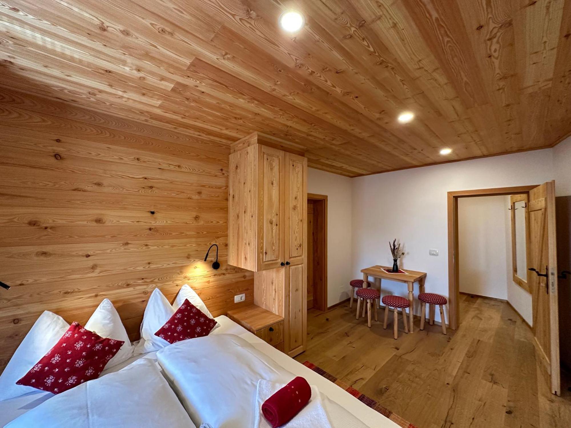 Hotel Surc Kranjska Gora Buitenkant foto