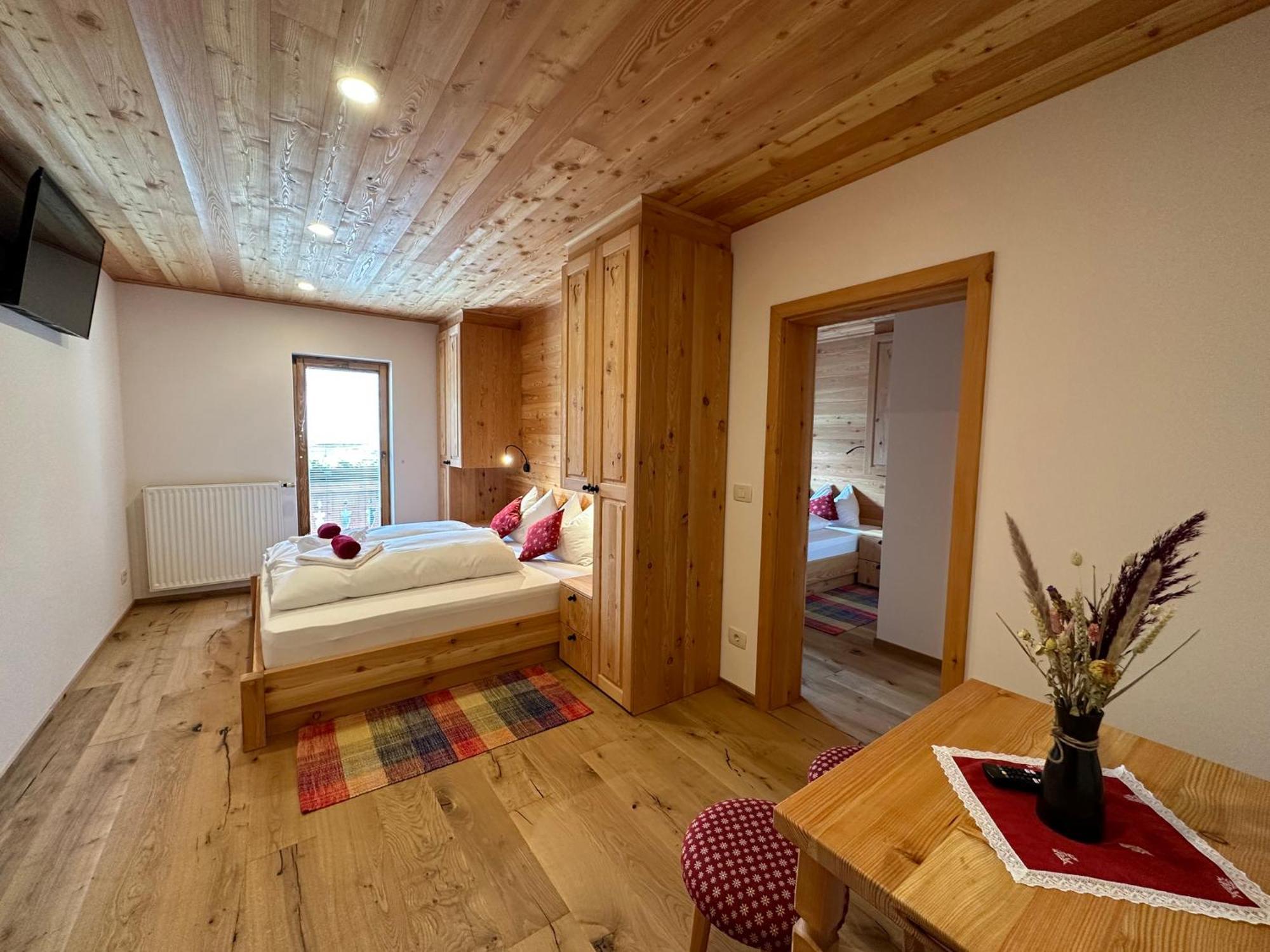 Hotel Surc Kranjska Gora Buitenkant foto