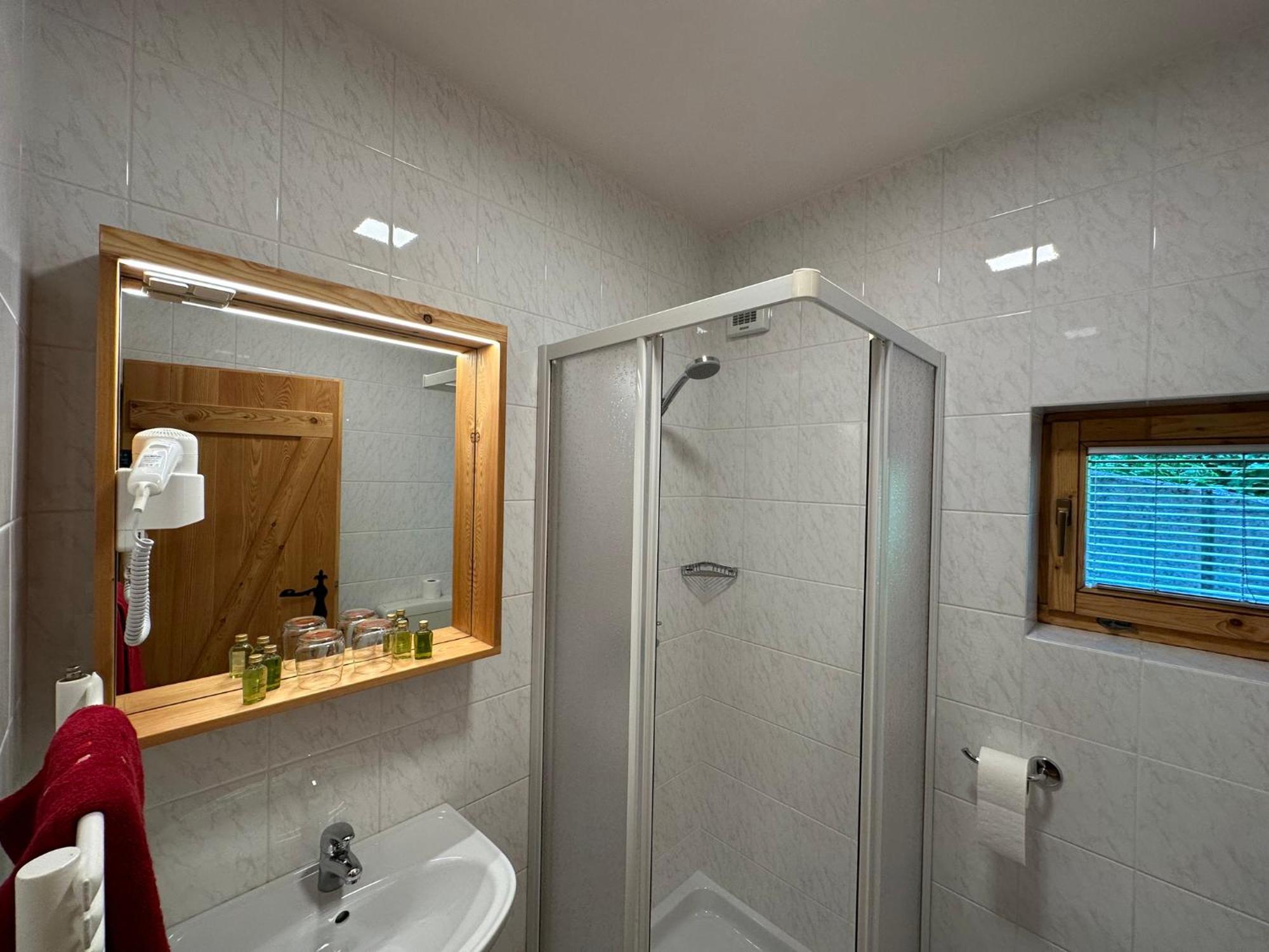 Hotel Surc Kranjska Gora Buitenkant foto
