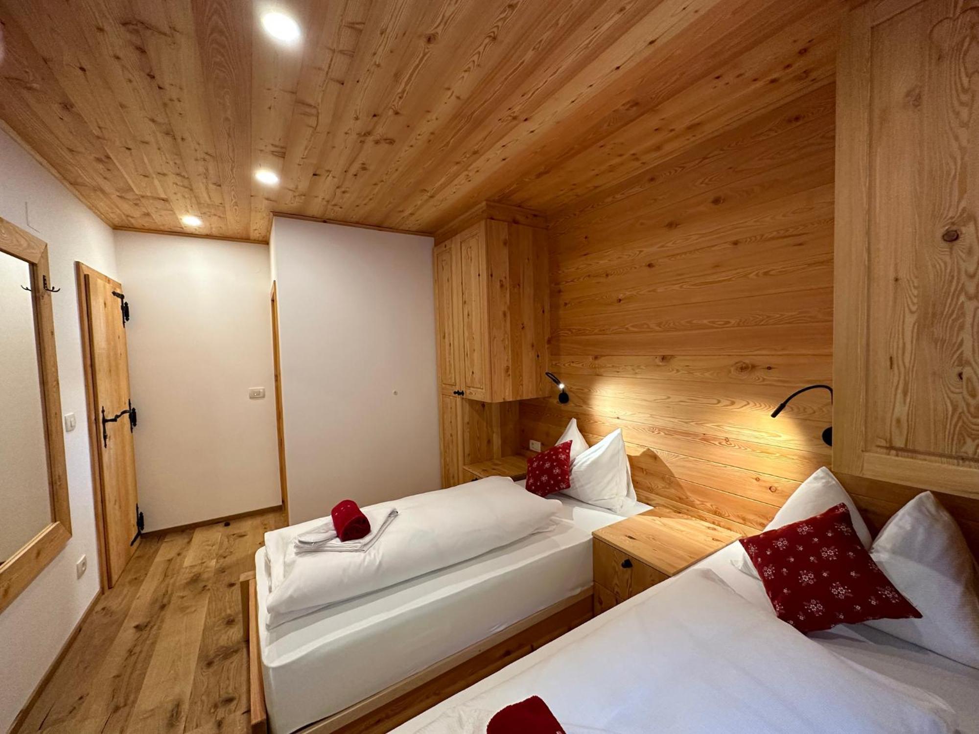 Hotel Surc Kranjska Gora Buitenkant foto