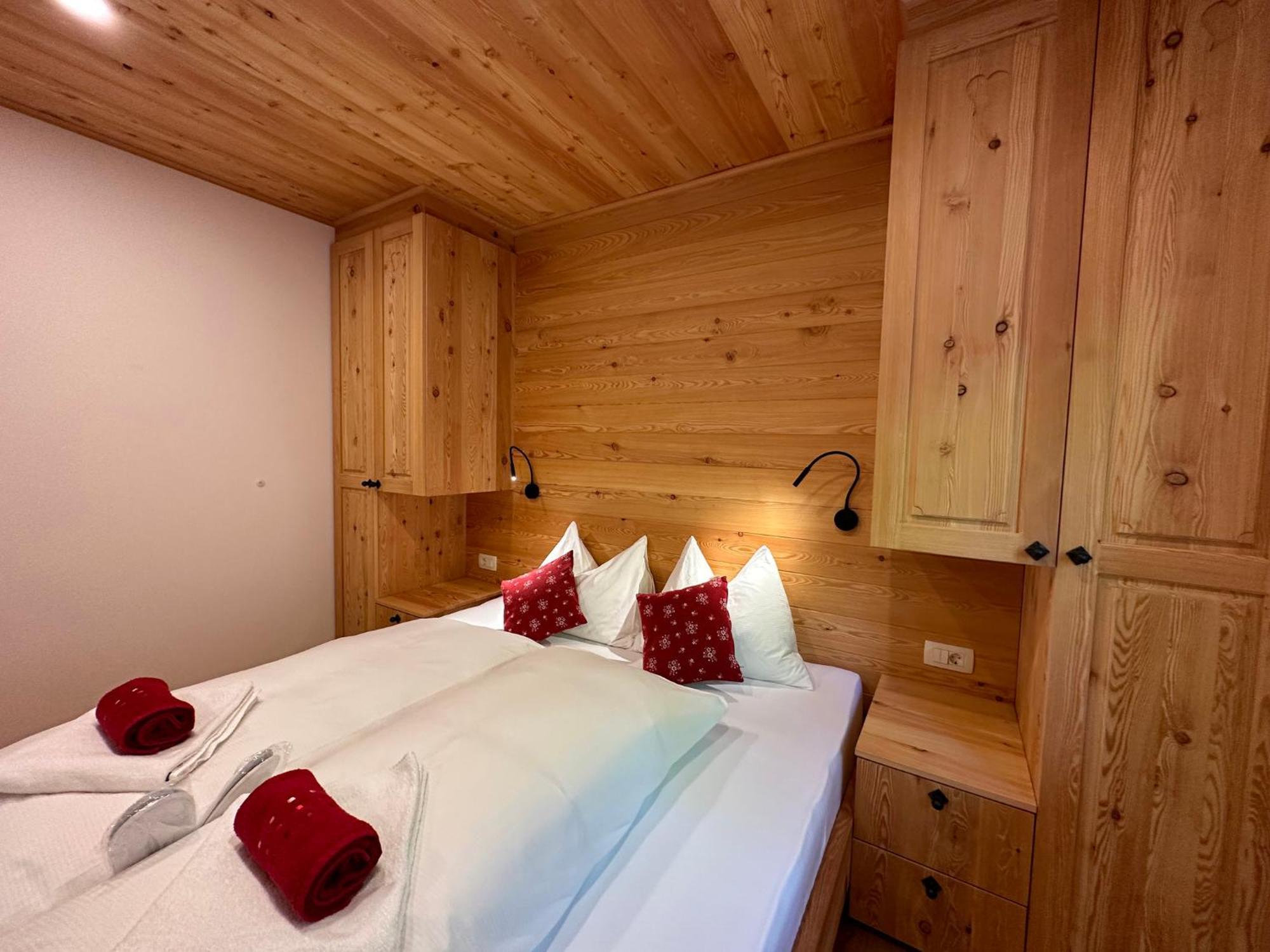 Hotel Surc Kranjska Gora Buitenkant foto