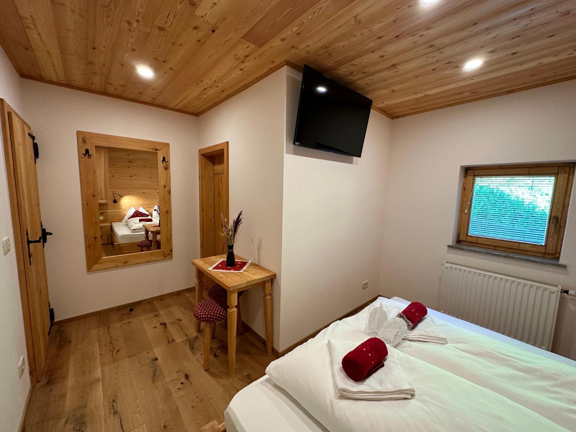 Hotel Surc Kranjska Gora Buitenkant foto
