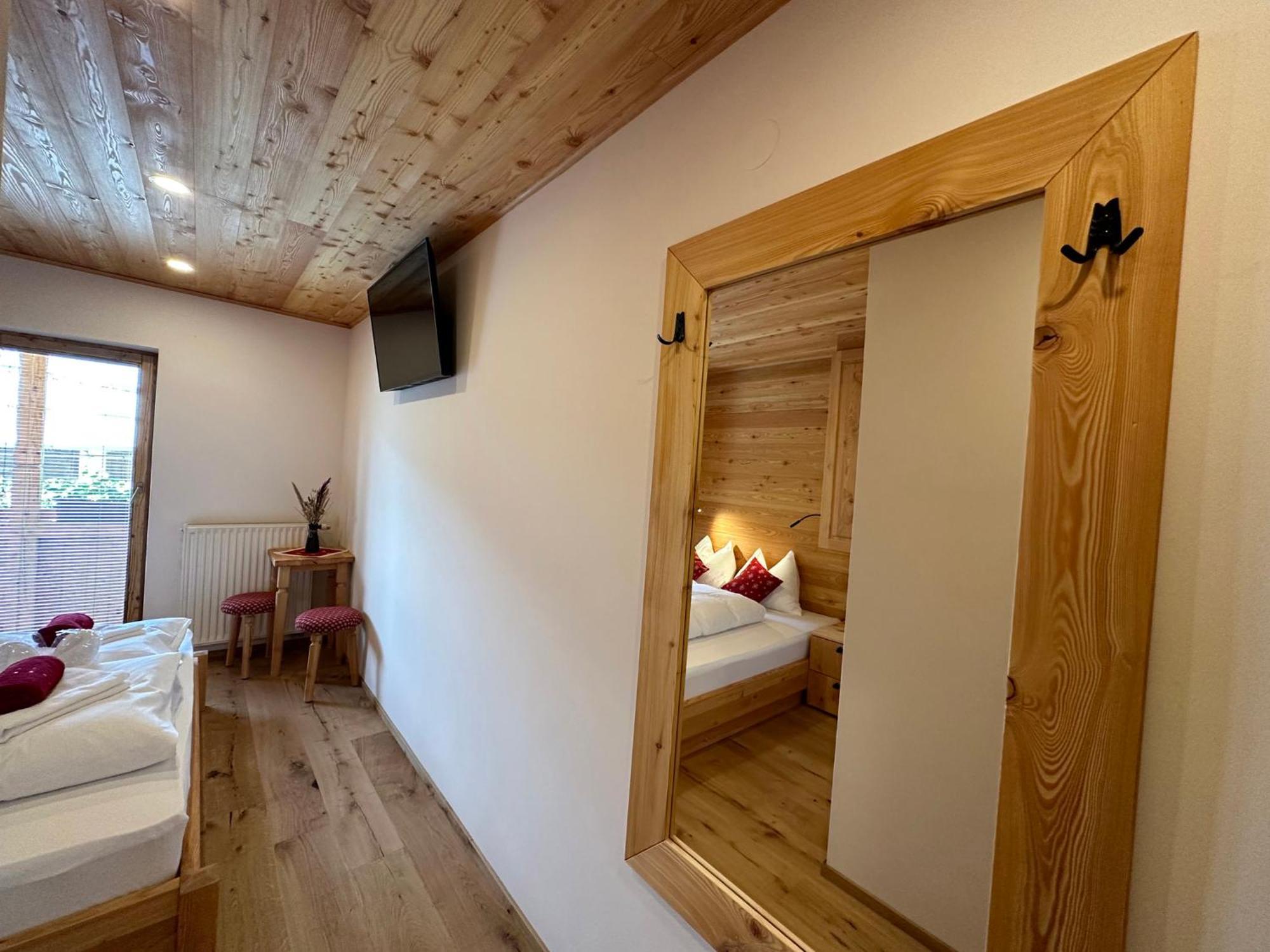 Hotel Surc Kranjska Gora Buitenkant foto