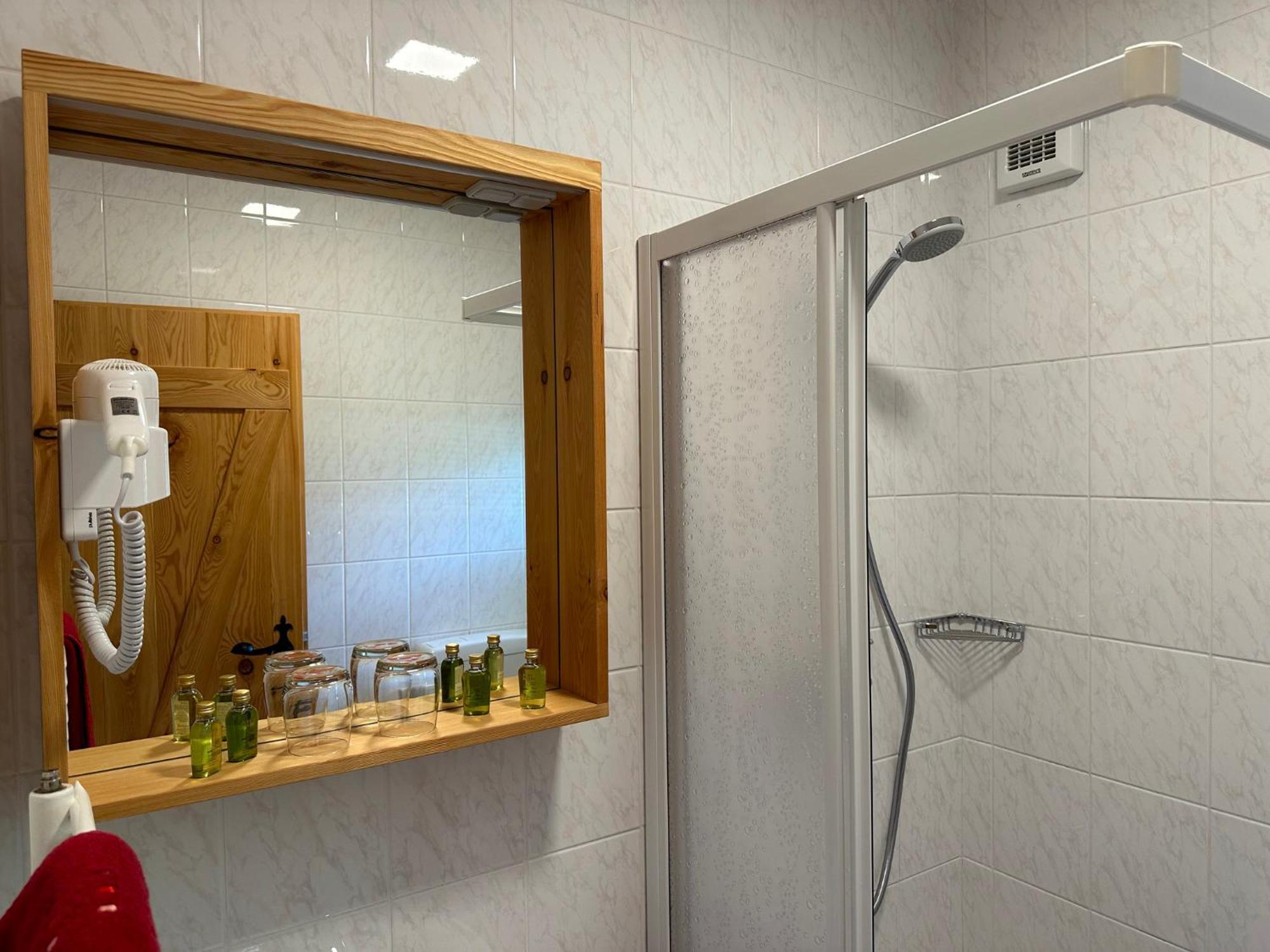 Hotel Surc Kranjska Gora Buitenkant foto