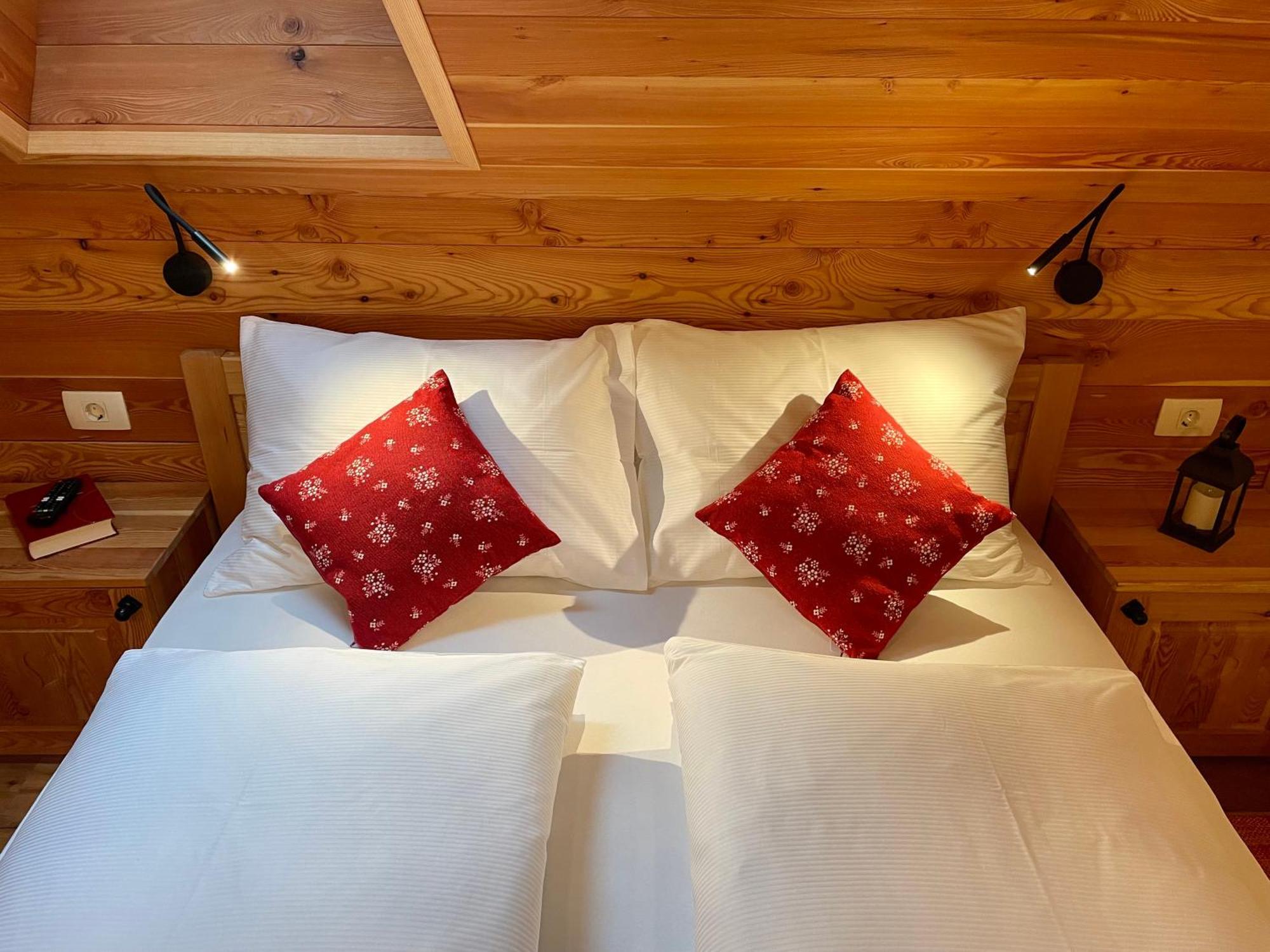 Hotel Surc Kranjska Gora Buitenkant foto