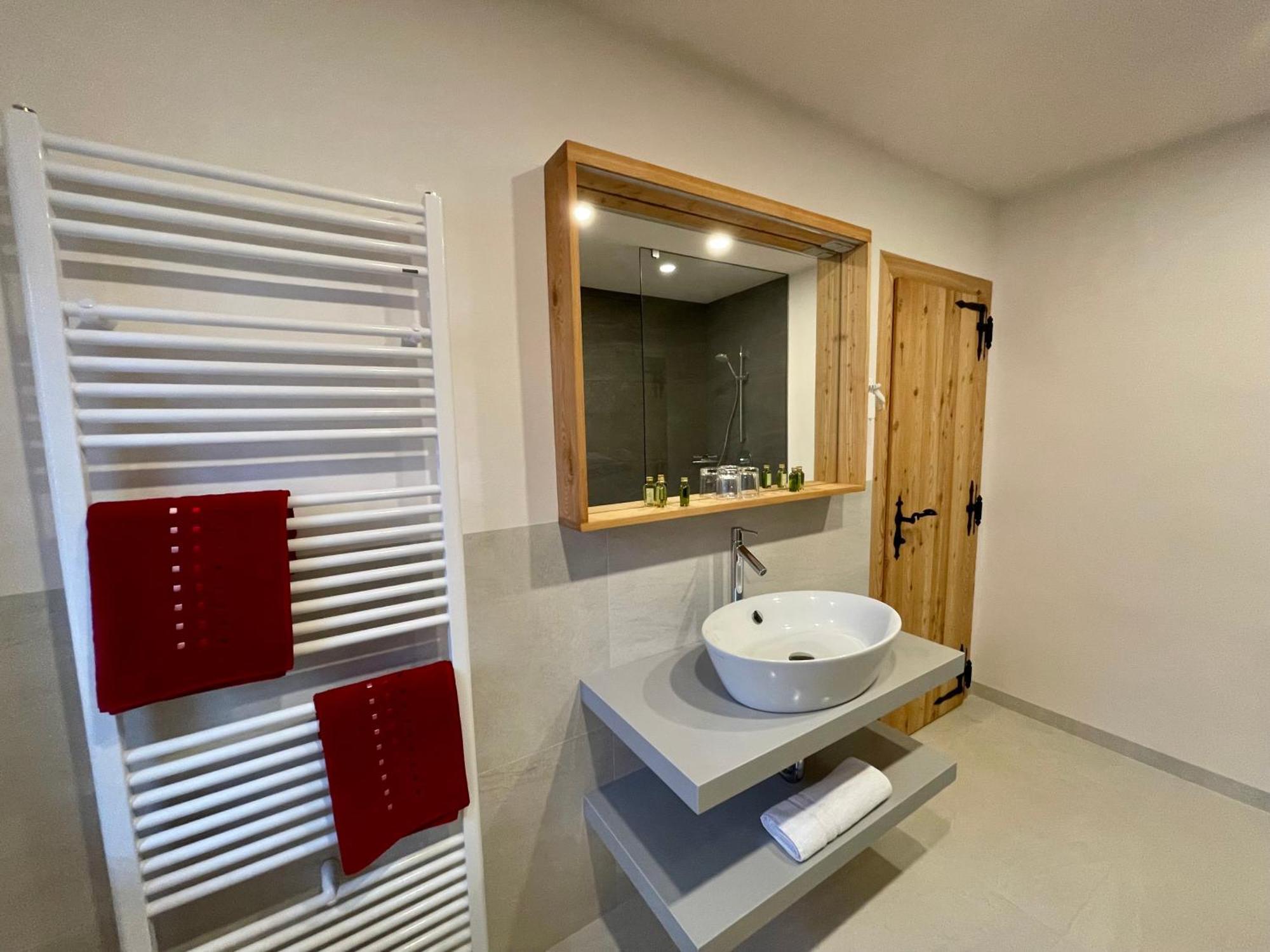 Hotel Surc Kranjska Gora Buitenkant foto