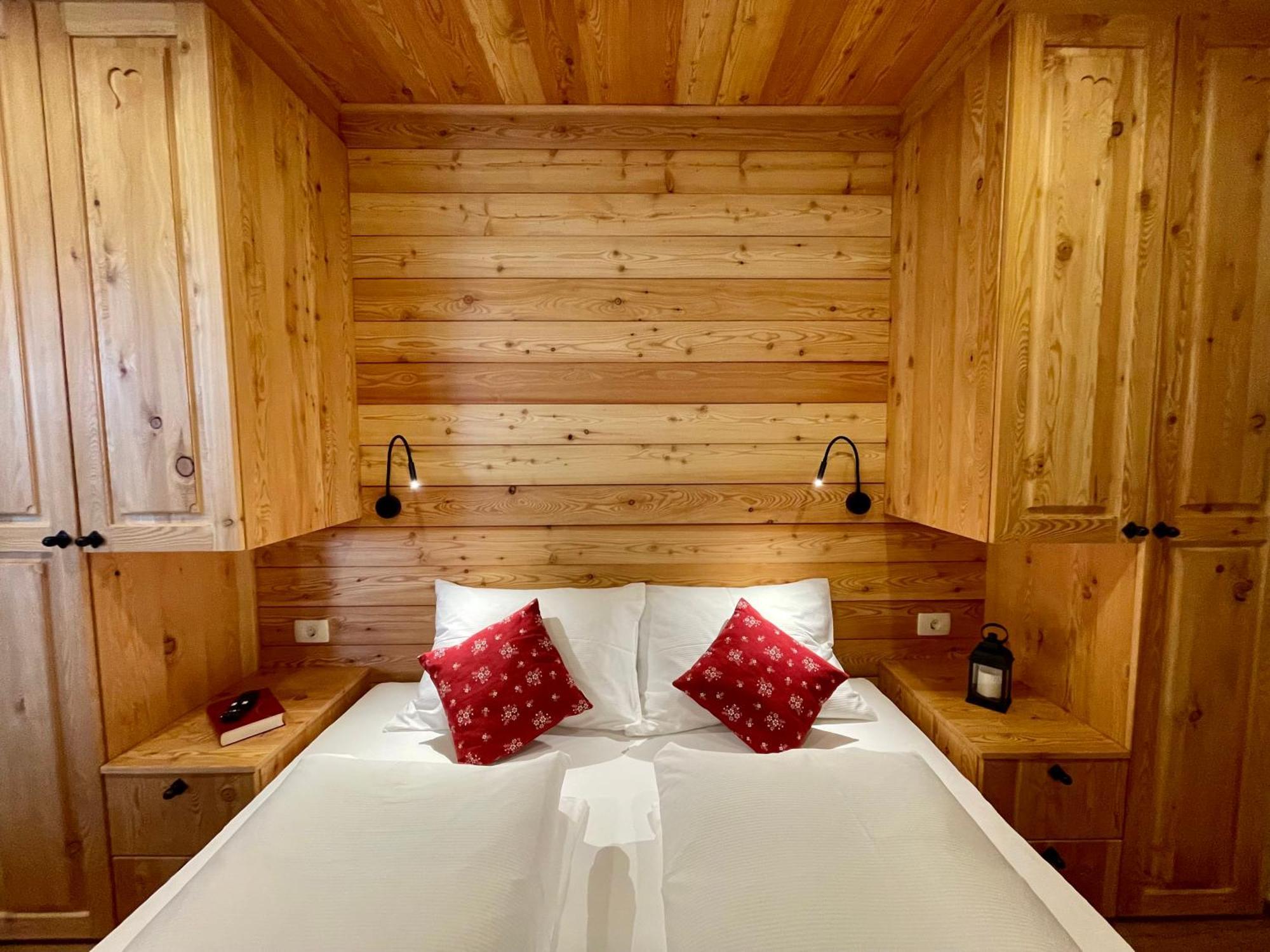 Hotel Surc Kranjska Gora Buitenkant foto